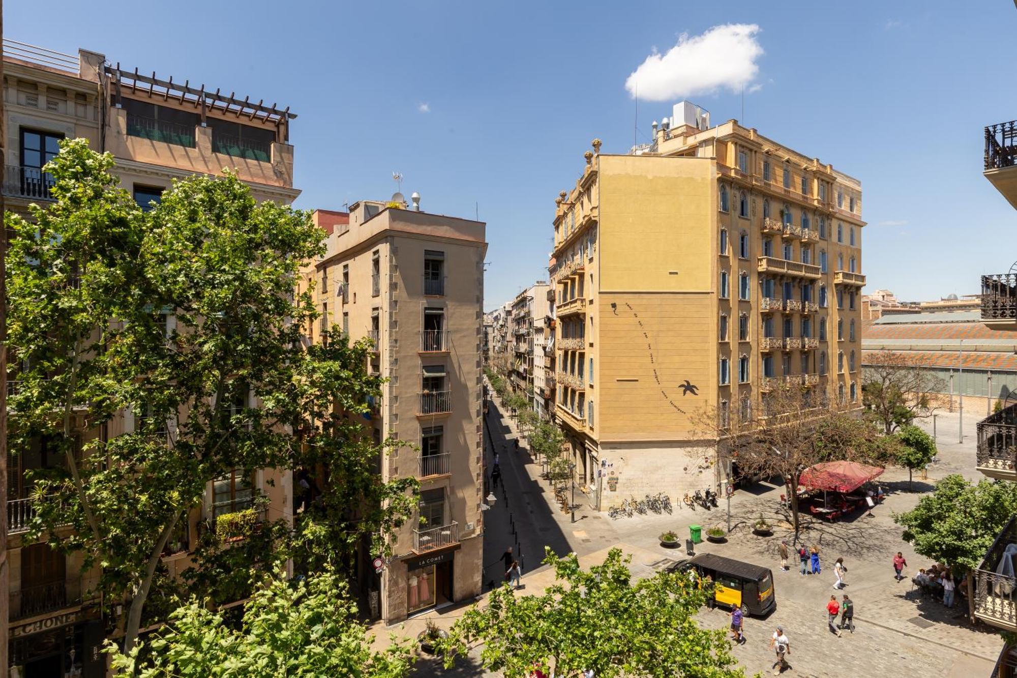 Deco Barcelona-born St. Barcelona